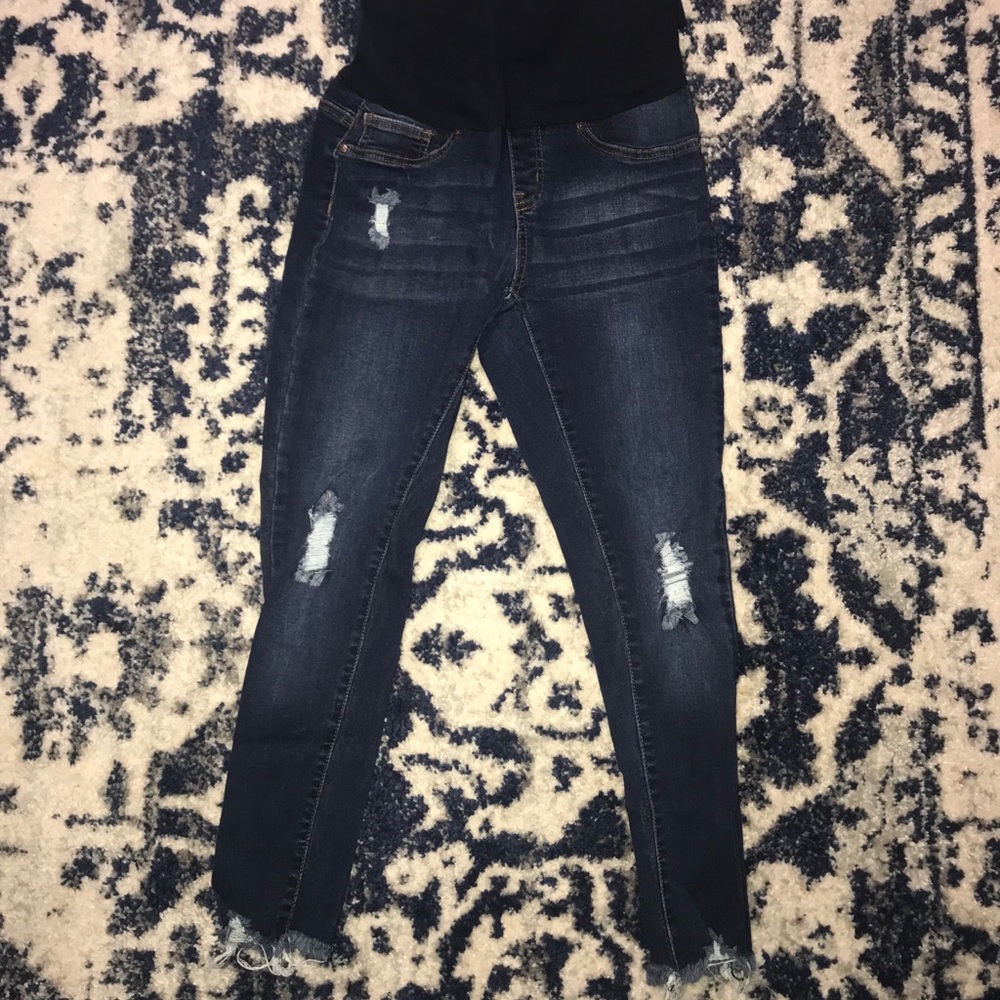 Maternity skinny jeans with rips